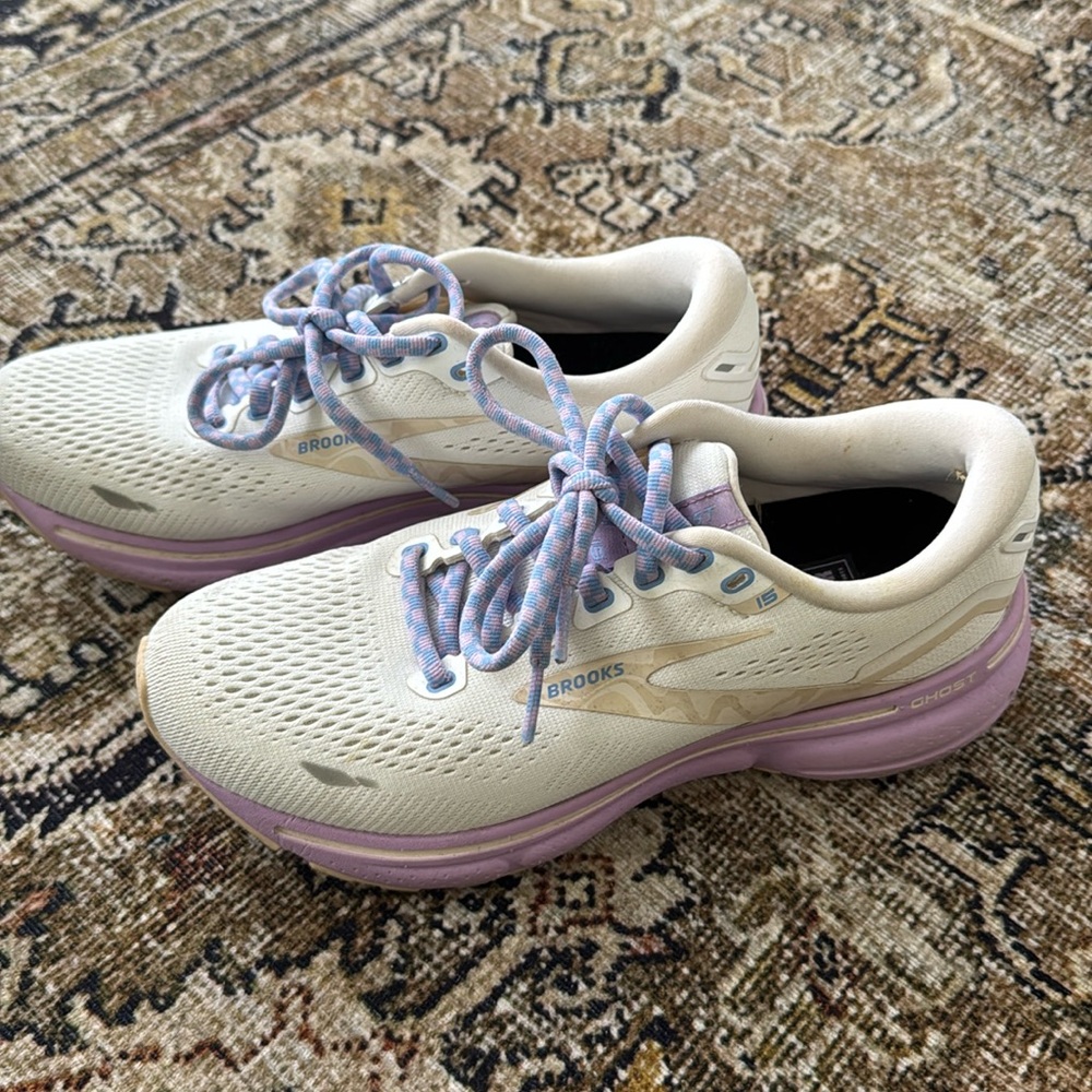 Brooks Ghost
